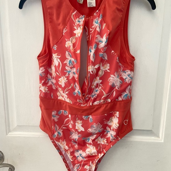 Op swimsuit - Picture 5 of 8